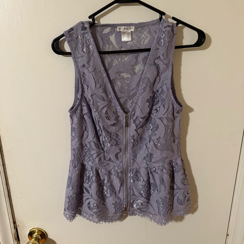 Venus size small zip up top